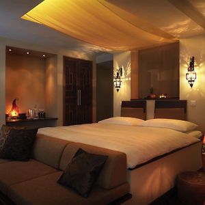 Oriental Boutique Room
